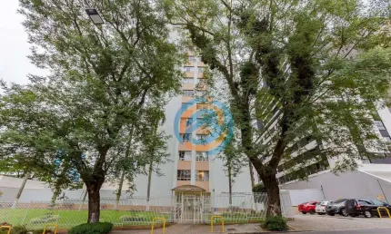 Apartamento 55m2 com 2 quartos, 1 banheiro, 1 vaga de garagem e elevador no Água Verde!