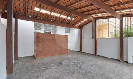 Sobrado com 3 quartos à venda ou para locação em Vila Cordeiro - SP