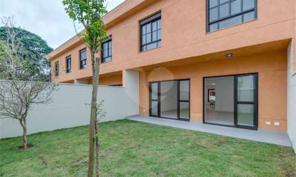 Condomínio com 4 quartos à venda em Jardim Prudência - SP
