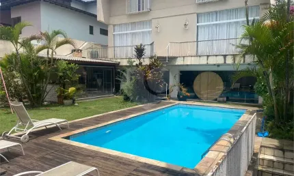 Sobrado com 4 quartos à venda em Chácara Monte Alegre - SP