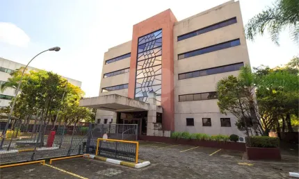 Prédio inteiro à venda ou para locação em Jardim Promissão - SP