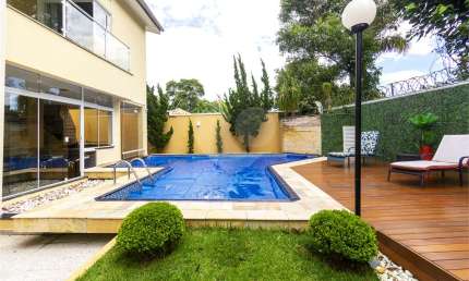 Casa térrea com 4 quartos à venda em Interlagos - SP