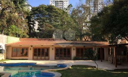 Sobrado com 4 quartos à venda ou para locação em Santo Amaro - SP