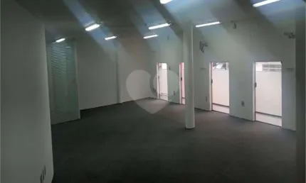 Ponto comercial para alugar na Praça Princesa Isabel, Brooklin, São Paulo