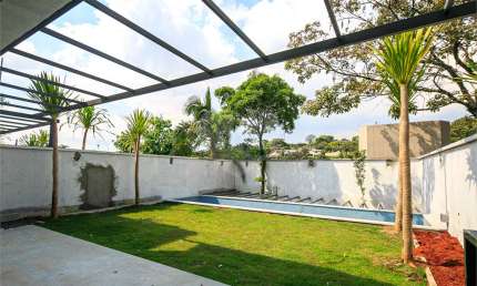 Condomínio com 4 quartos à venda em Jardim Cordeiro - SP