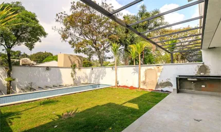 Condomínio com 4 quartos à venda em Jardim Cordeiro - SP