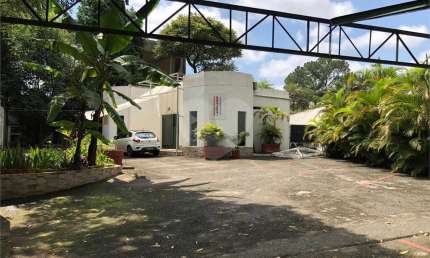 Ponto comercial para alugar na Avenida Washington Luís, Santo Amaro, São Paulo