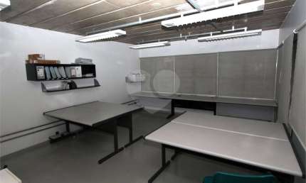 Sala comercial à venda na Rua Juquis, Moema, São Paulo