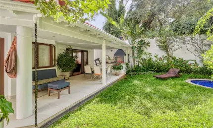 Condomínio com 4 quartos à venda em Jardim Cordeiro - SP