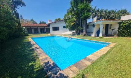 Casa térrea com 3 quartos à venda em Interlagos - SP