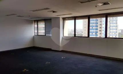 Sala comercial para alugar na Avenida Adolfo Pinheiro, Alto da Boa Vista, São Paulo