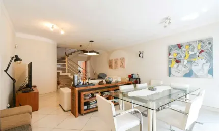 Casa com 4 quartos à venda na Rua dos Lírios, Mirandópolis, São Paulo