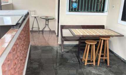 Casa térrea com 4 quartos à venda em Jardim Itapeva - SP