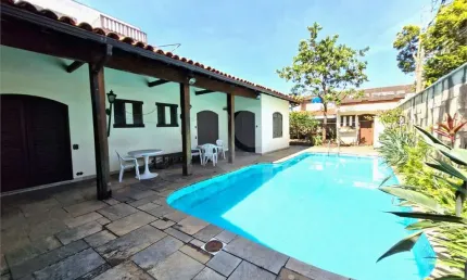 Casa térrea com 5 quartos à venda em Granja Julieta - SP