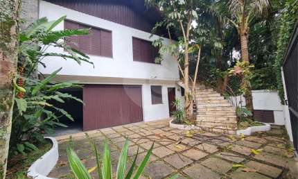 Casa térrea com 4 quartos para locação em Jardim Santo Amaro - SP
