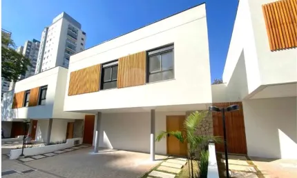 Condomínio com 4 quartos à venda em Jardim Prudência - SP