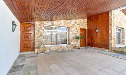 Casa térrea com 3 quartos para locação em Granja Julieta - SP