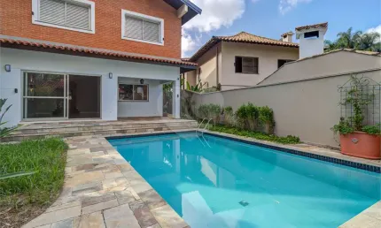 Sobrado com 4 quartos para locação em Jardim Marajoara - SP