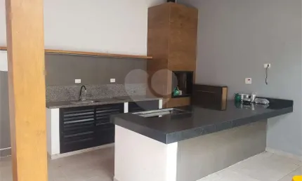 Casa com 3 quartos para locação em Granja Julieta - SP