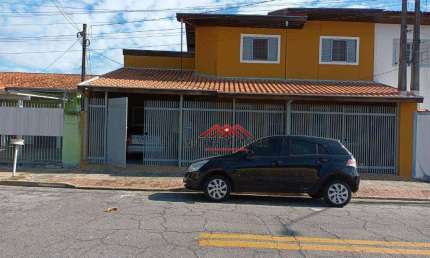 Sobrado com 4 dormitórios à venda, 180 m² por R$ 720.000,00 - Santana - São José dos Campos/SP
