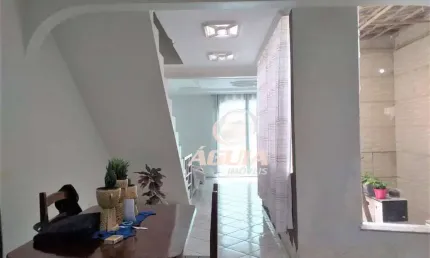Sobrado com 3 dormitórios à venda, 296 m² por R$ 645.000,00 - Parque Gerassi - Santo André/SP