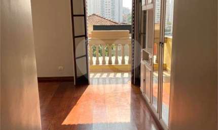 Casa com 3 quartos para alugar na Rua Francisco de Guerra, Cambuci, São Paulo