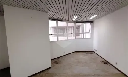 Sala comercial à venda na Rua Barão de Jaguara, Cambuí, Campinas