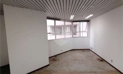 Sala comercial para alugar na Rua Barão de Jaguara, Cambuí, Campinas