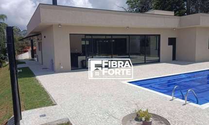 Casa no Clube de Campo Valinhos aceita imóvel na praia como parte de pagamento