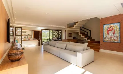 Casas A Venda em Condomínio Fechado 3 Suítes 328m2  4 Vagas e 6 Banheiros Novo Pronta Para Morar Mobiliada Fino Acabamento .