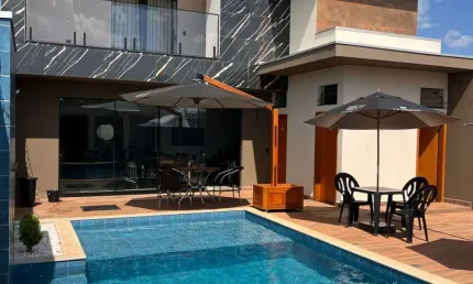 Lindo Sobrado de Alto Padrão Mobiliado com 2 Suítes Área de lazer Completa com Piscina