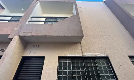 Sobrado de 01 quarto tipo KITNET geminado, localizado à 300 metros da unicesumar!
