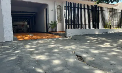 Casa e edícula à venda -  terreno inteiro com 360m² - localização privilegiada, atrás do Shopping Boulevard