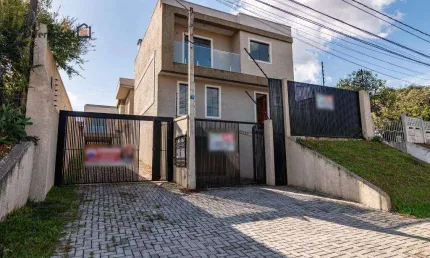 Sobrado à venda por R$ 890.000,00 - Jardim das Américas - Curitiba/PR