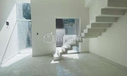 Casa duplex localizada em uma região tranquila de Campo Grande