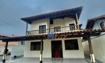 Venda e Locação - Linda Casa Colonial no Bairro Visconde, Macaé