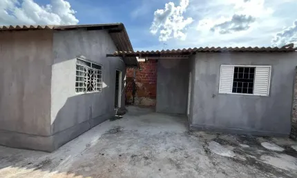 Casa para Venda em Marília, Núcleo Habitacional Nova Marília, 3 dormitórios, 1 suíte, 1 banheiro, 2 vagas
