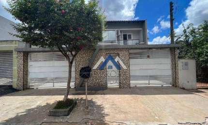 Lindo sobrado, 3 quartos, 1 suite, area Gourmet, churrasqueira, 1 quadra Av. Saul Elkind - valor R$ 550.000,00