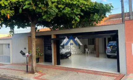 Casa com 3 dormitórios à venda, 185 m² por R$ 780.000,00 - Jardim Pacaembu - Londrina/PR