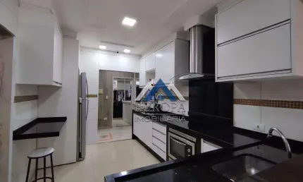 Sobrado com 2 dormitórios à venda, 99 m² por R$ 690.000,00 - Portal de Versalhes 2 - Londrina/PR