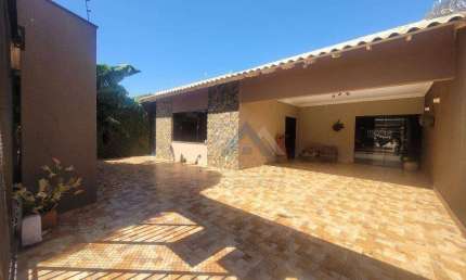 Casa com 3 dormitórios à venda, 300 m² por R$ 850.000,00 - Coliseu - Londrina/PR
