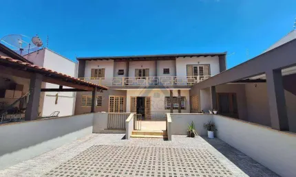 Sobrado com 3 dormitórios à venda, 200 m² por R$ 780.000,00 - Jardim Império do Sol - Londrina/PR