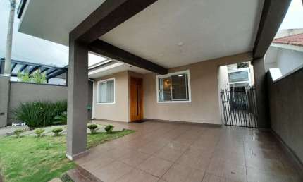 Casa Residencial com 3 quartos  para alugar, 125.00 m2 por R$3100.00  - Eucaliptos - Fazenda Rio Grande/PR