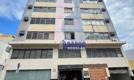 Prédio Comercial Exclusivo no Centro de Cuiabá: 61 Salas, Elevadores, e 18 Vagas. Ao lado de Bradesco e Caixa. Invista no Coração da Cidade.