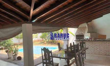 VENDE-SE CASA TÉRREA COM 4 SUÍTES + ESCRITÓRIO COM ACESSO INDEPENDENTE DA CASA,  ESCRITÓRIO COM 3 SALAS, LOCALIZADA NO BAIRRO BOA ESPERANÇA.