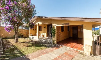 Casa com 2 quartos à venda na Rua Nicarágua, 310, Campo Pequeno, Colombo por R$ 350.000