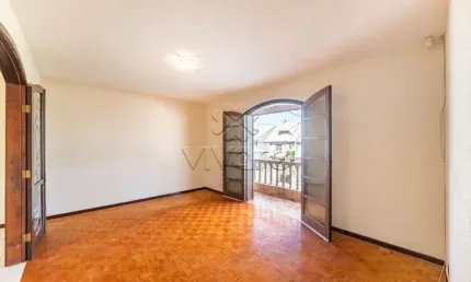 Casa com 3 quartos para alugar na rua doutor alfredo vieira barcelos, 119, uberaba, curitiba por r$ 3.890