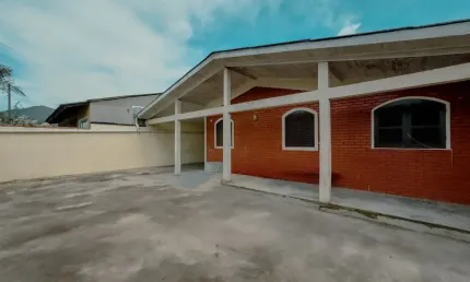 Casa com 3 quartos à venda na Rua Inácio Martins, 371, Centro, Matinhos