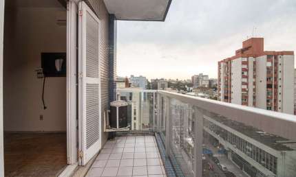 Cobertura com 4 quartos à venda na Avenida Cristóvão Colombo, 2184, Floresta, Porto Alegre, 308 m2 por R$ 800.000