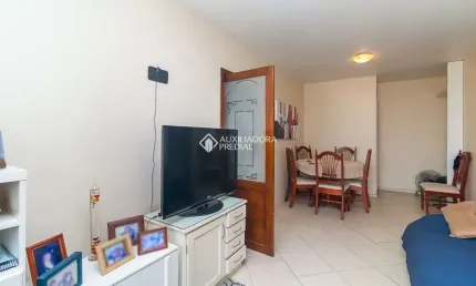 Apartamento com 2 quartos à venda na Rua Coronel Fernando Machado, 495, Centro Histórico, Porto Alegre, 68 m2 por R$ 320.000